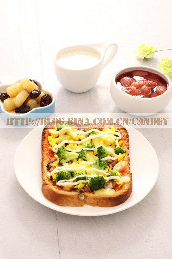 （每日小学生早餐）吐司披萨的做法/蜜山药红枣的做法/草莓糖水的做法[CANDEY]